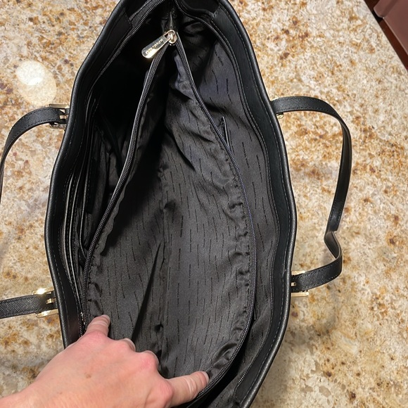 Michael Kors Large Saffiano handbag - Picture 6 of 10